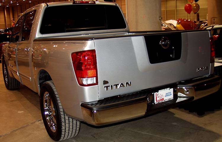 05 Nissan Titan Dualcab Pickup