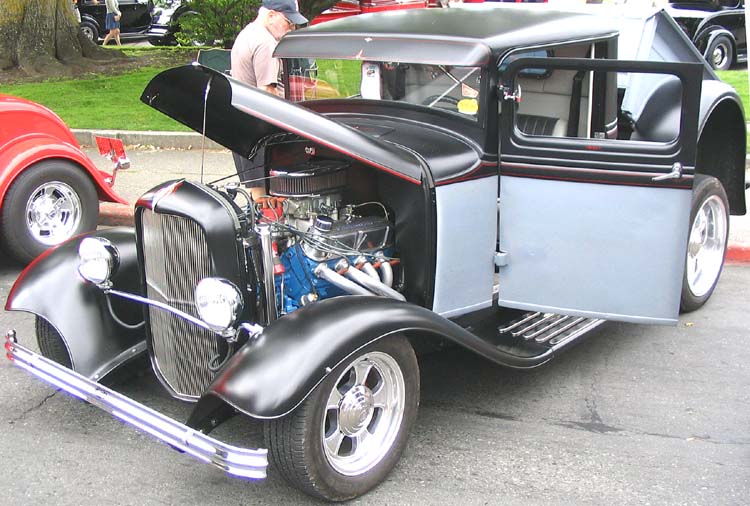 32 Ford Chopped Pickup