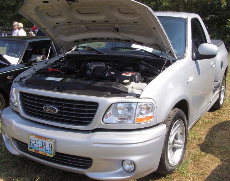 03 Ford F150 Lightning SNB Pickup