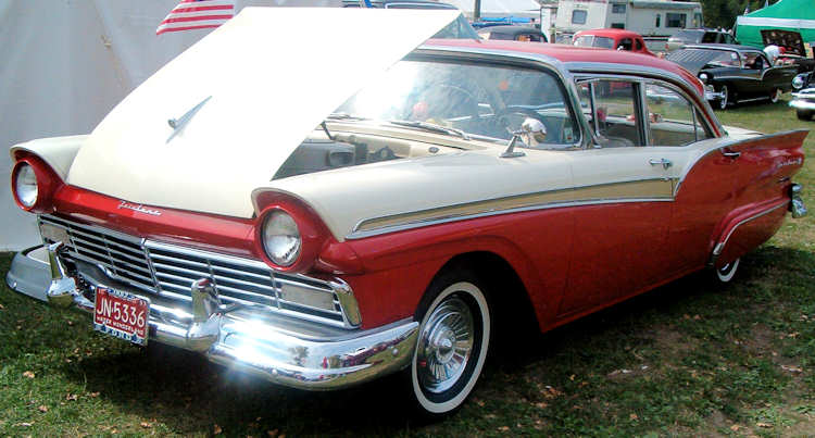 57 Ford ForDor Sedan